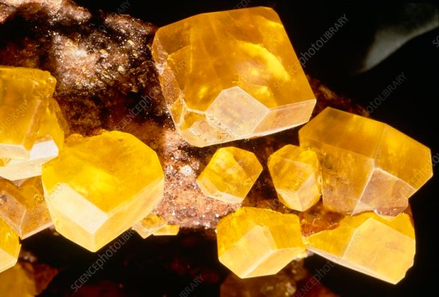 Macrophotograph of sulphur crystals